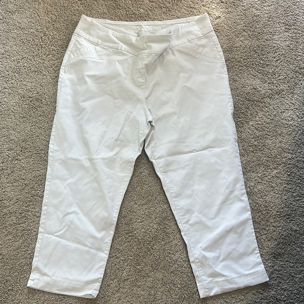 Kim Rogers White Capri Pants with Elastic Waistband